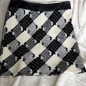 Ladies wool plaid skirt.